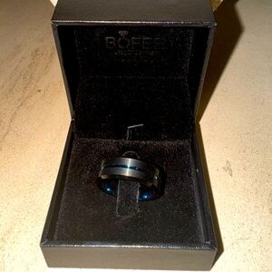 Titanium men’s wedding band